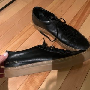 Common project trainers size 42